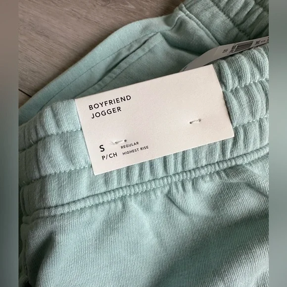 AMERICAN EAGLE BOYFRIEND JOGGER SWEATPANTS 
HIGHEST RISE WOMENS SIZE SMALL - Picture 3 of 4